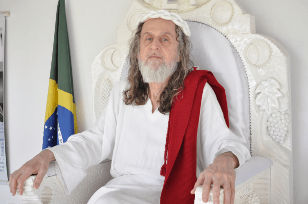 Imagem da notícia: Inri Cristo desmente boato de morte na Sexta-feira Santa e chama notícia de “fake news”